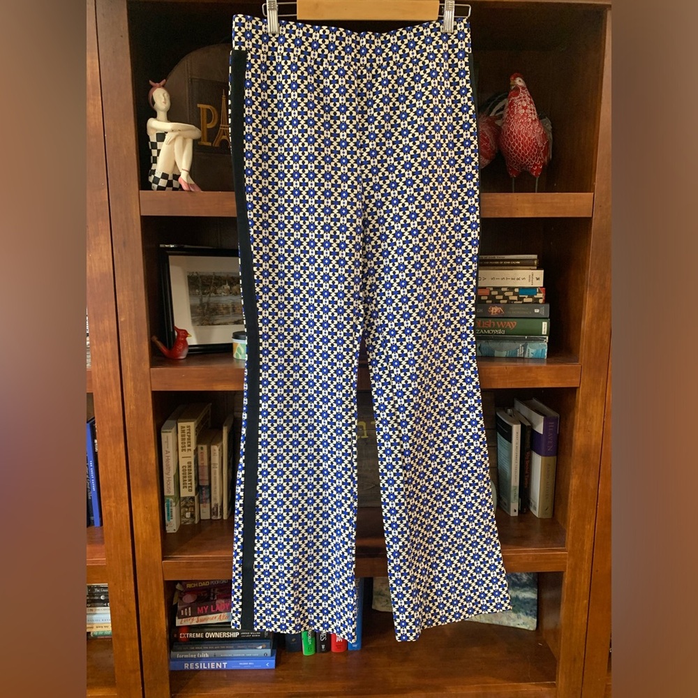 Stylish Blue and White Patterned Women's Pants